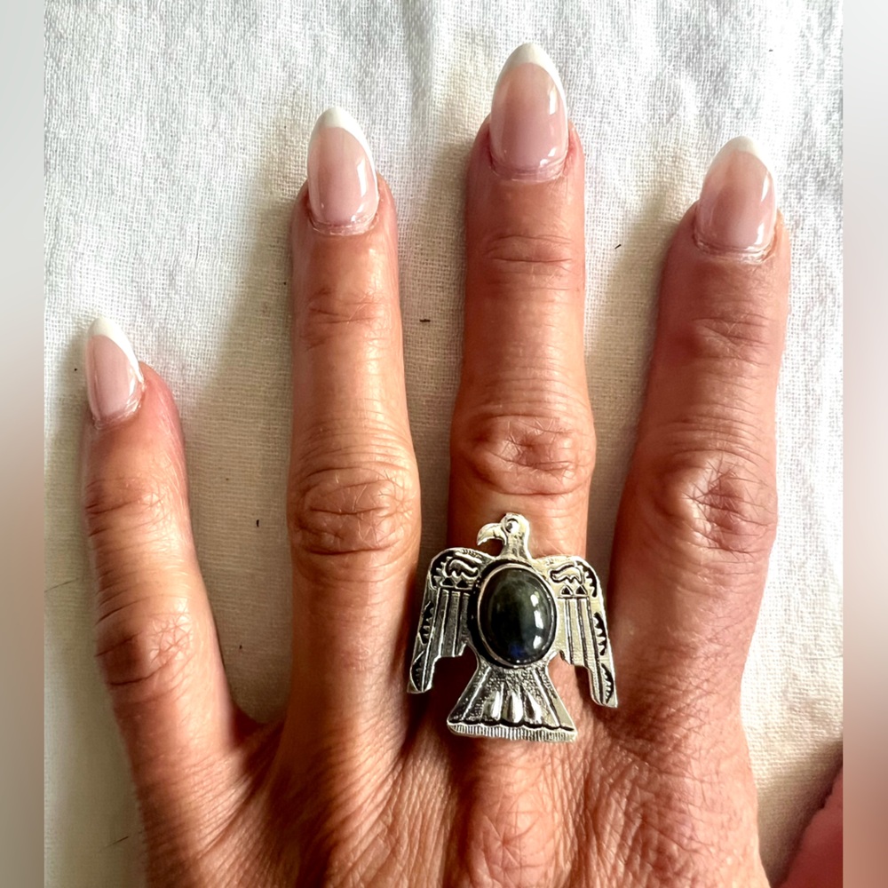 925 Dark Flash Labradorite Eagle Thunderbird Ring… - image 1